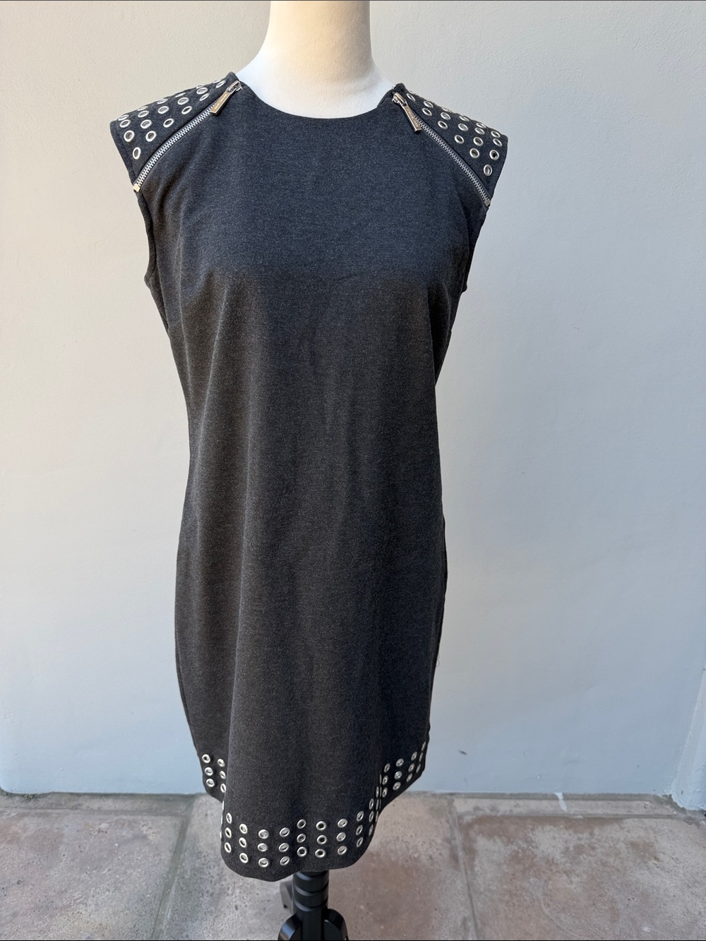 MICHAEL KORS Charcoal Grey Gray Metal Grommet Trim Sleeveless Shift Dress 10
